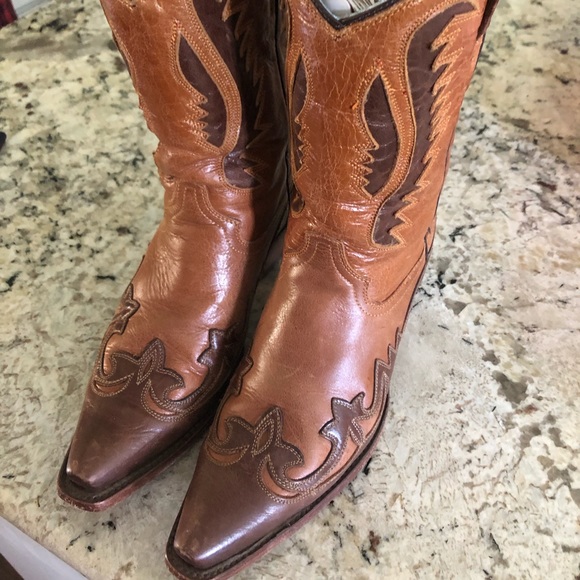 Corral Boots - Picture 2 of 3